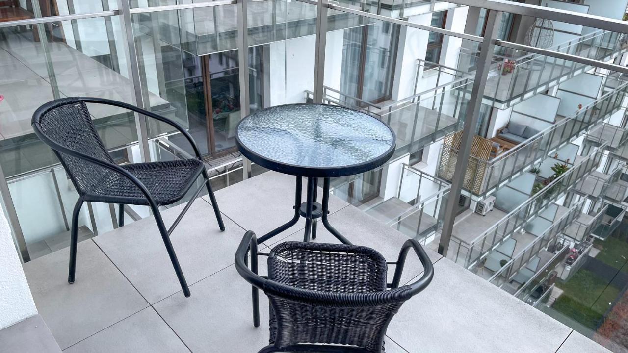 Comfortable 1-Room Apartment Close To The Center Varsó Kültér fotó