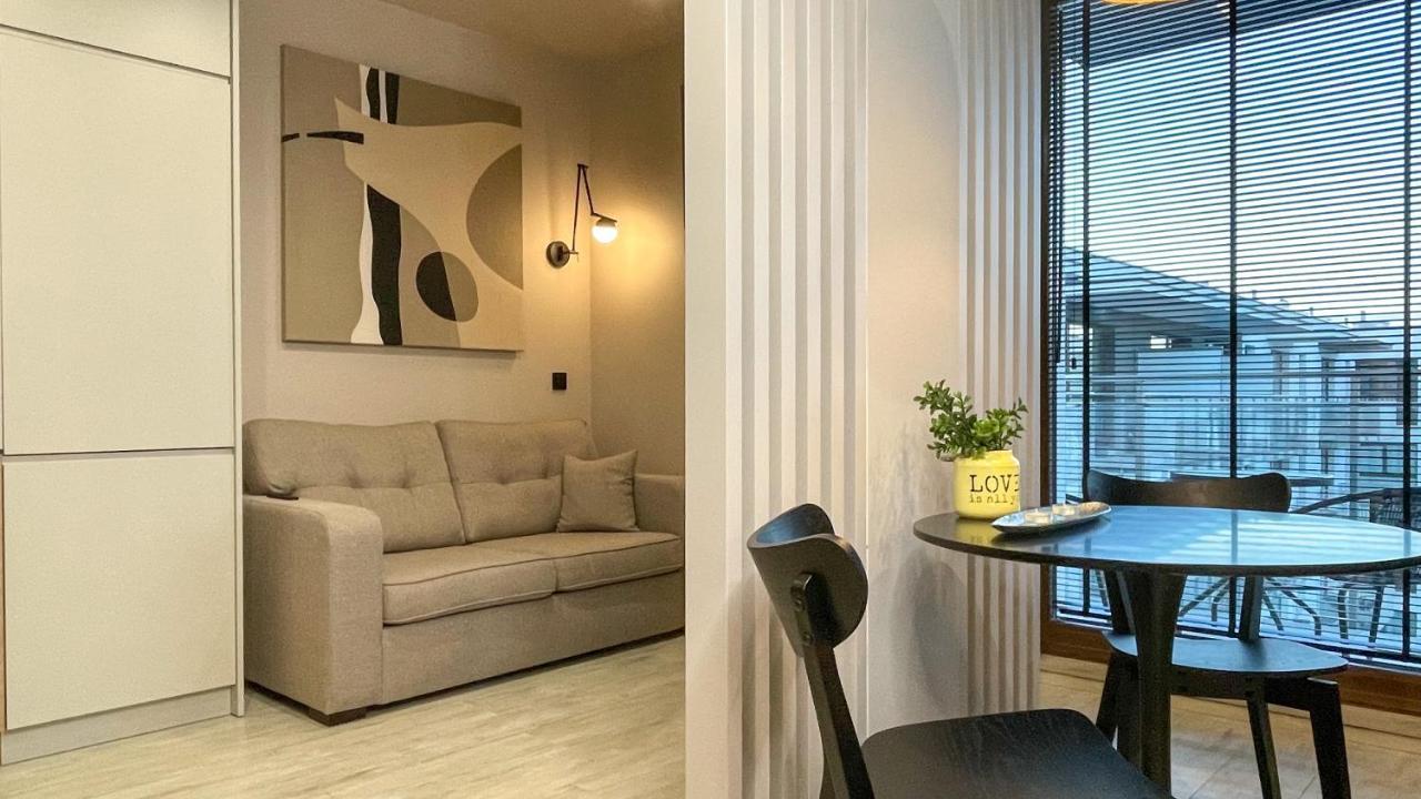 Comfortable 1-Room Apartment Close To The Center Varsó Kültér fotó