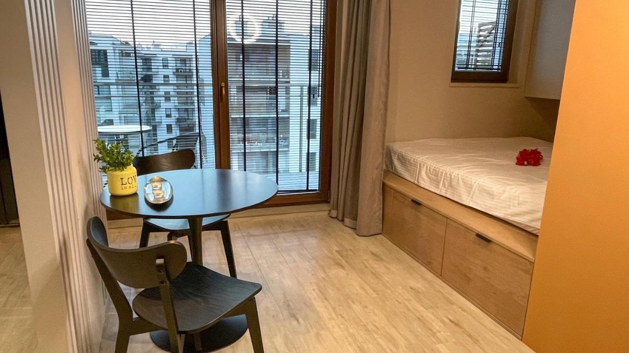 Comfortable 1-Room Apartment Close To The Center Varsó Kültér fotó